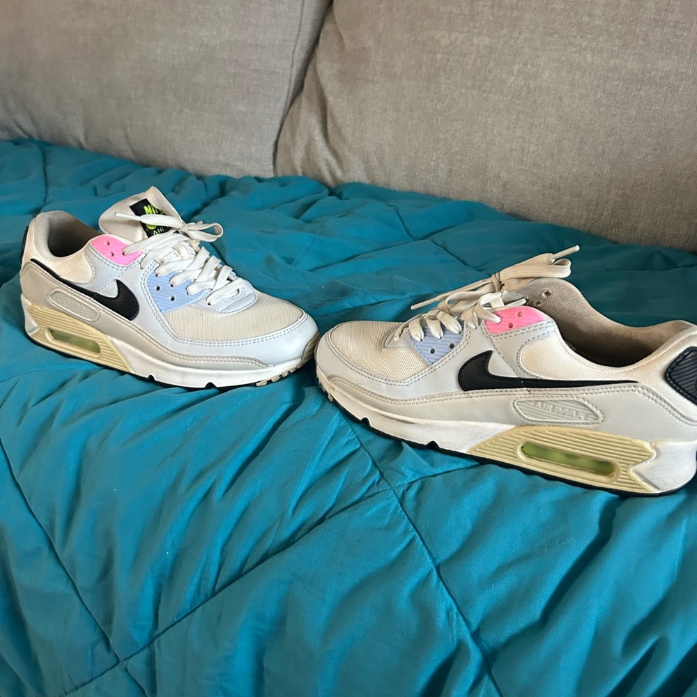 Nike White Leather and Mesh Air Max with Pink and Blue Accents
